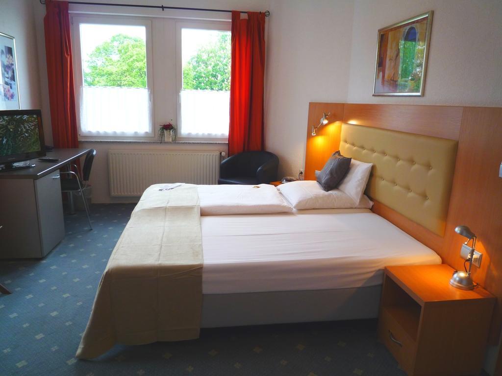 Hotel Abalone Remscheid Room photo